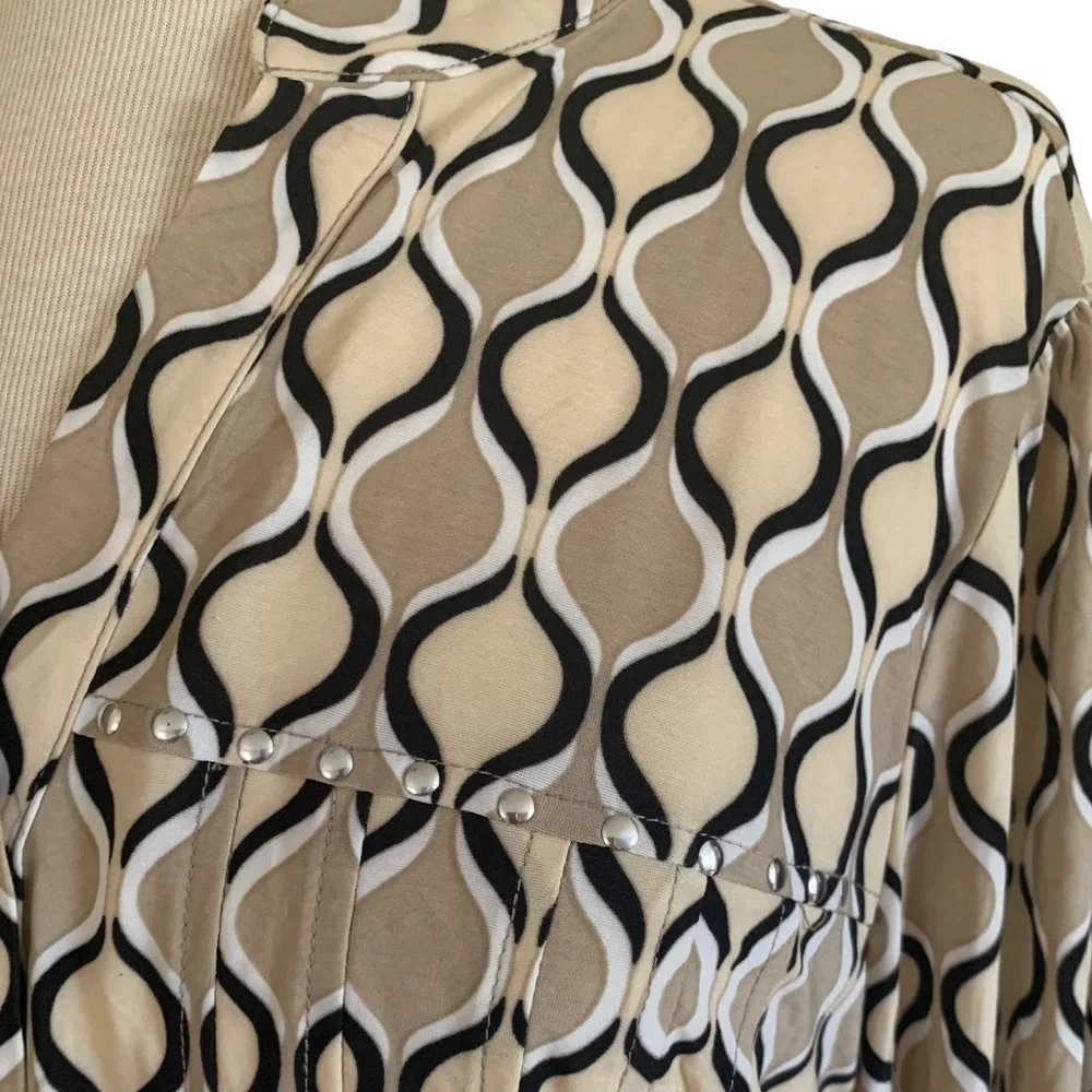 COCOMO 1X Beige Black White Plus Size 3/4 sleeve women's Pintuck Blouse